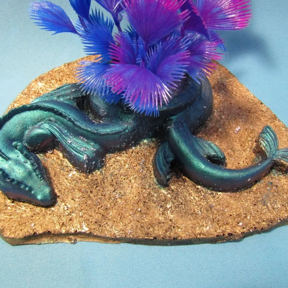 Aquarium Decoration - Green Sea Dragon with Artificial Plant